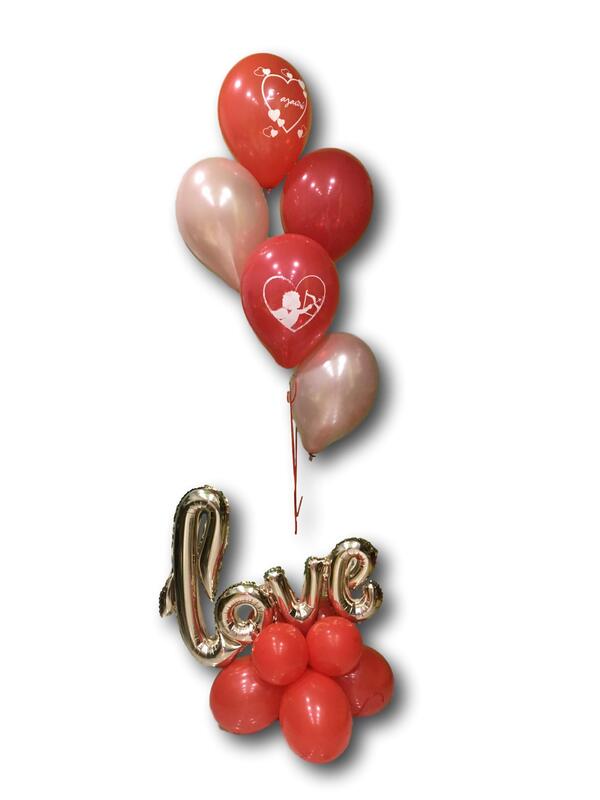 1.LOVE ROSEGOLD
Μπουκέτο μπαλονιών με την λέξη love.23 ευρώ